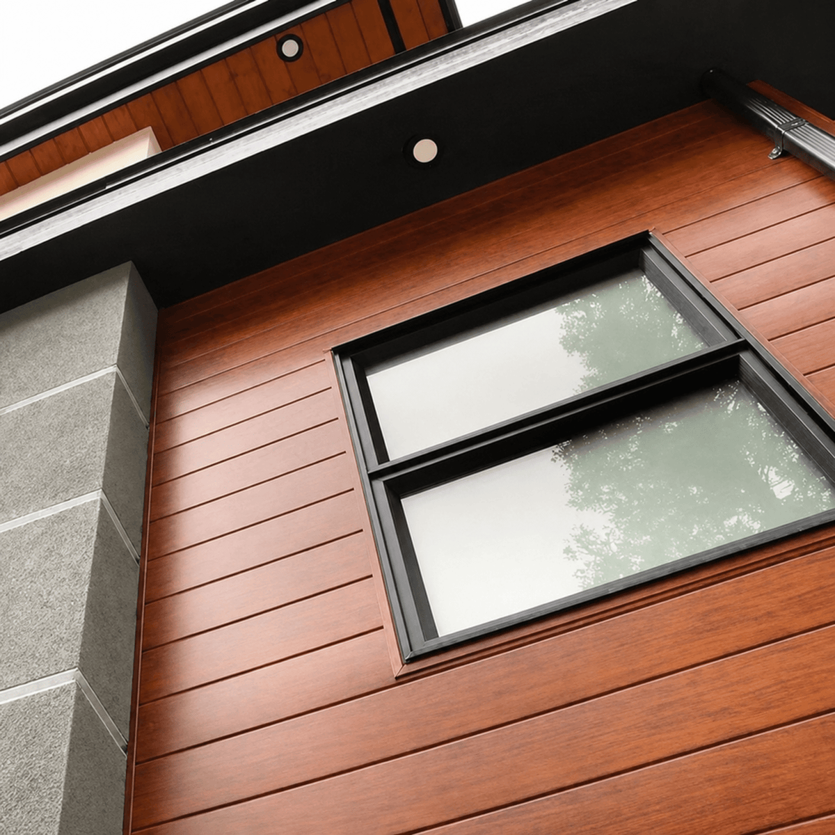 Metal siding Cedro símil madera para fachadas residenciales | SRJ Tu Hogar Uruguay